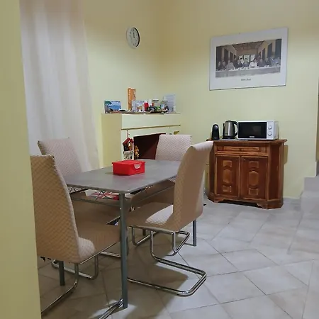La Petite Maison De Grand-mere Assunta Apartment *